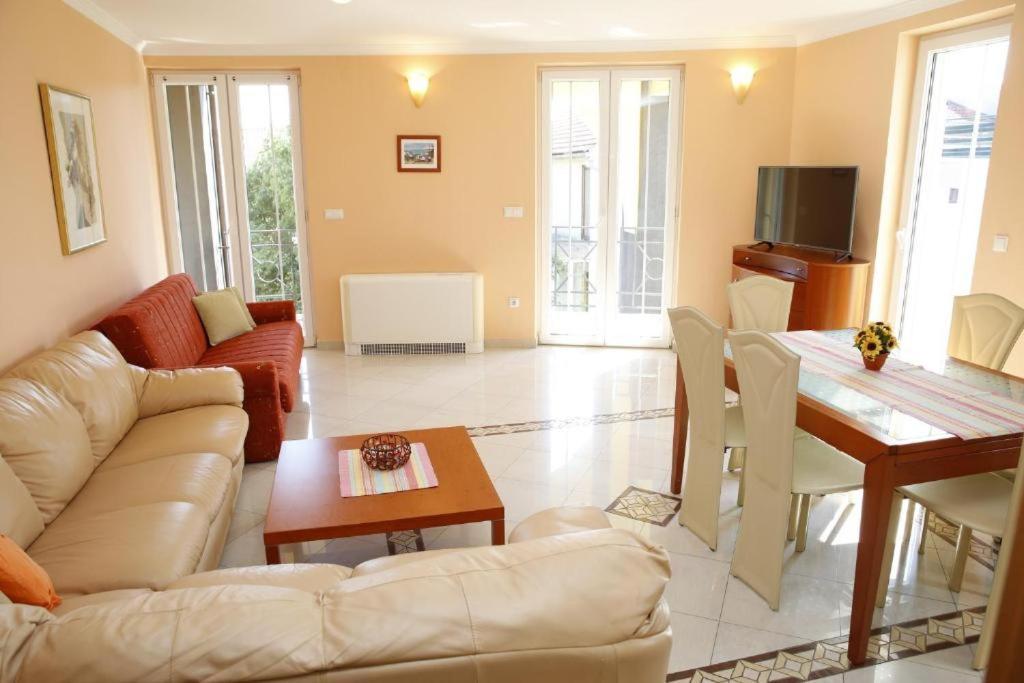 Vila Nara Hotel Vodice Exterior photo